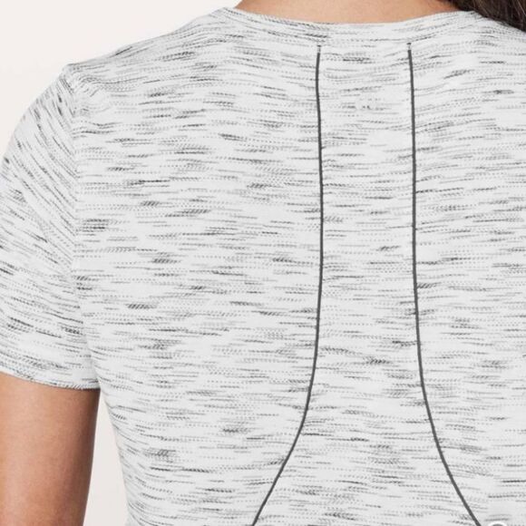 Lululemon Women’s Long Distance Workout Shirt Round Neck Gray White Size 12 - Picture 5 of 10
